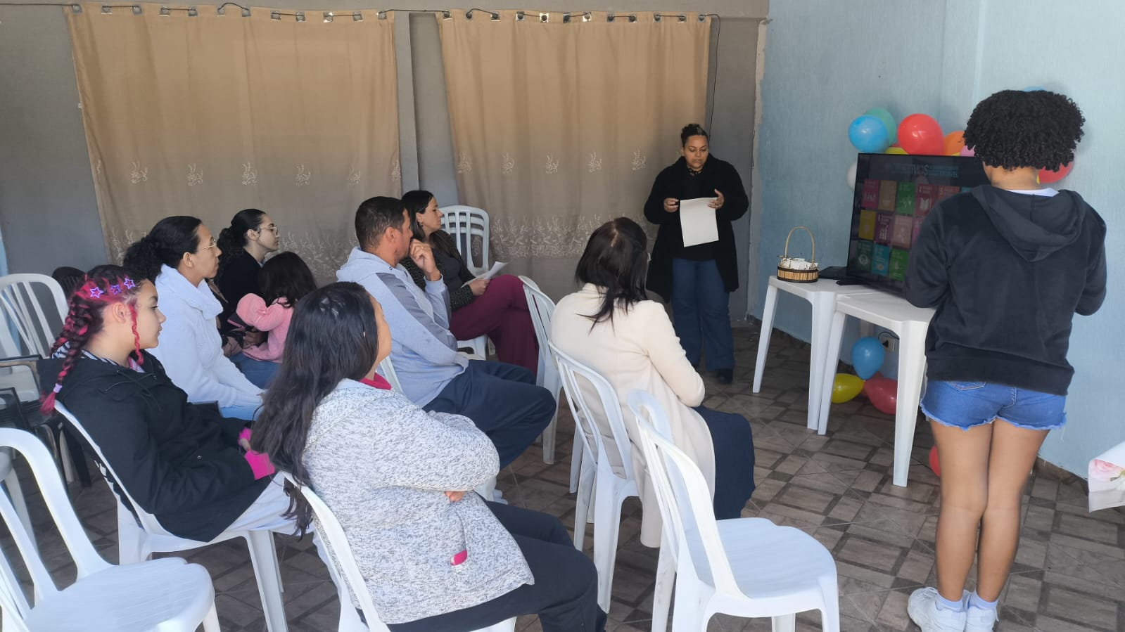 Turma em treinamento de segurança do trabalho